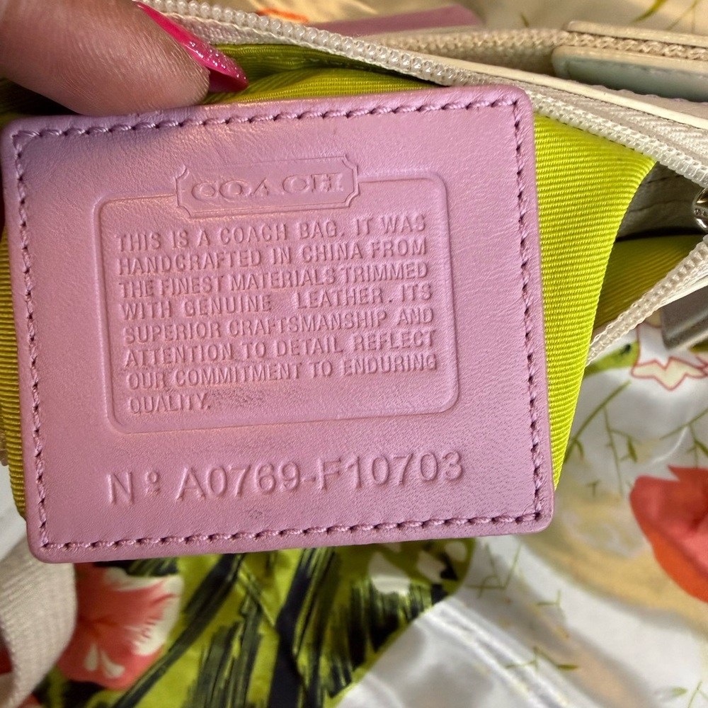 Coach Legacy Beach Stripe Swingpack Crossbody - Style F10703 - Picture 4 of 15
